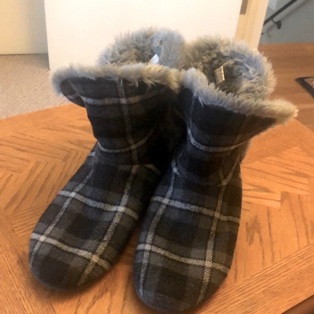 Vionic Kari slippers